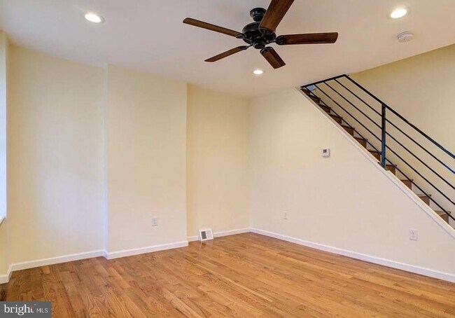 Foto del edificio - 2663 Belgrade St