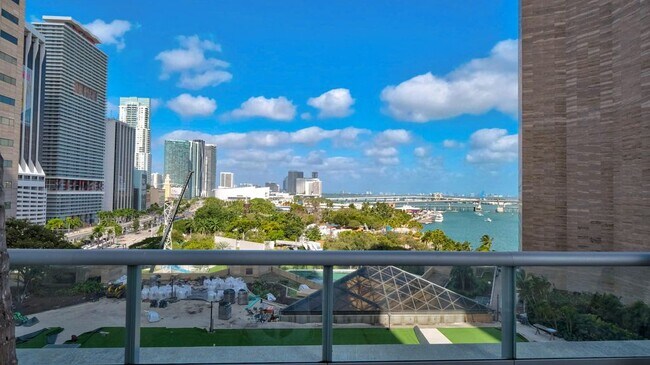 Building Photo - 335 S Biscayne Blvd