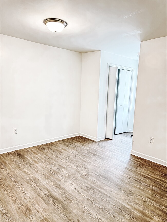 Building Photo - Spanish Lake Apartments