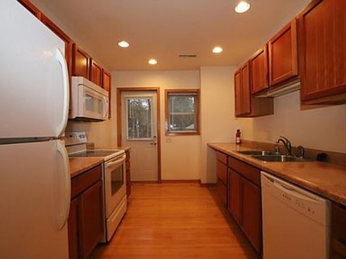 Foto principal - 520-524 S Park St