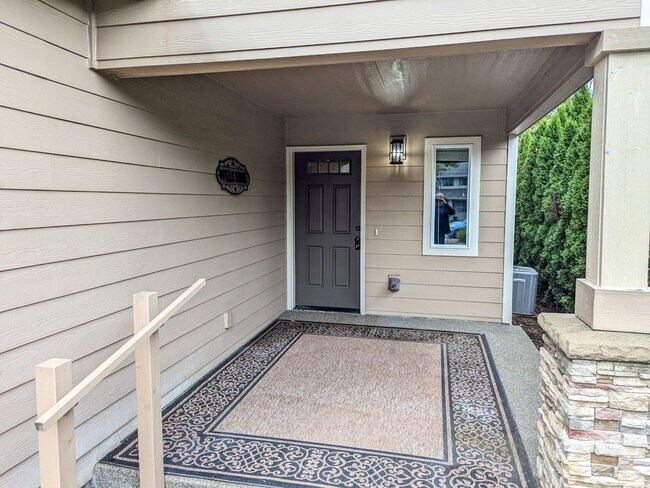 Building Photo - 407-409 Madrona Ave SE