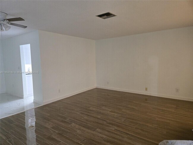 Foto del edificio - 6748 SW 34th Ct