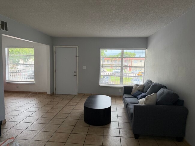 Building Photo - 12831 SW 43rd Dr