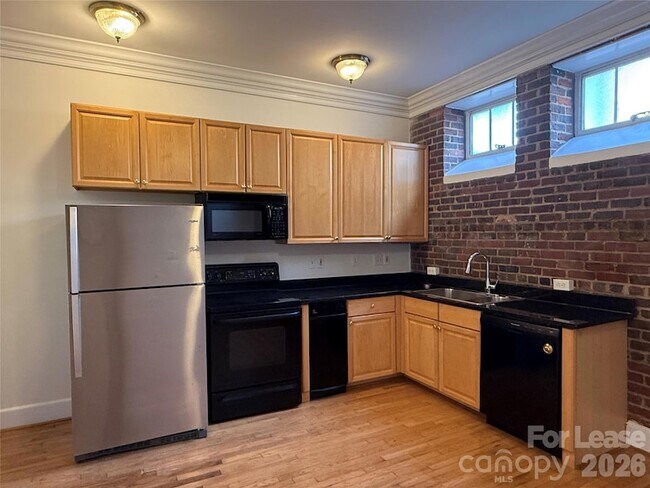 Building Photo - 515 N Church St