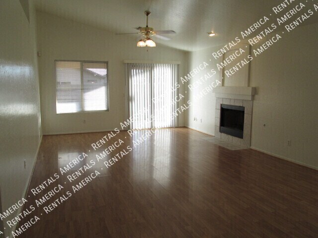 Foto del edificio - 10845 E Dragoon Ave
