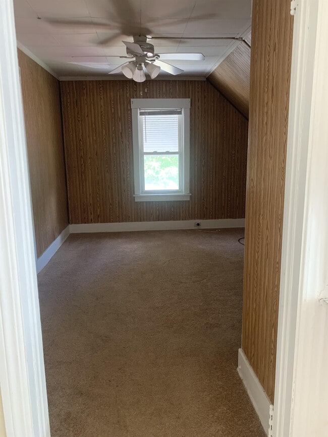 Building Photo - 2818 E 119th St