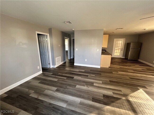 Foto del edificio - 8422 Robin Rd