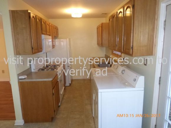 Foto del edificio - 8322 Revelation Ave