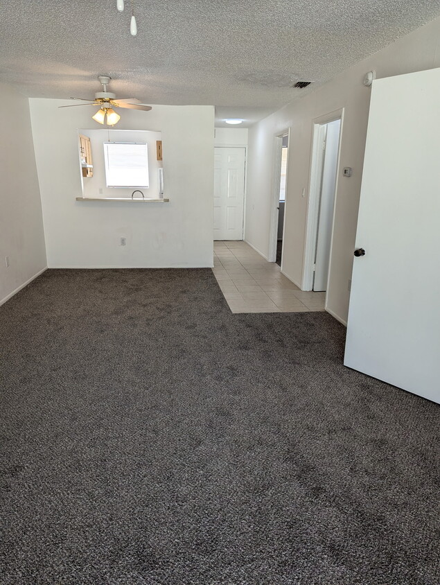 Foto principal - 2180 Knox Mcrae Dr