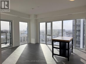 Building Photo - 715 Davis Dr