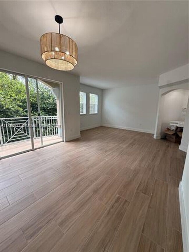 Foto del edificio - 8826 W Flagler St