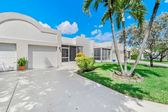 Building Photo - 18871 Stewart Cir