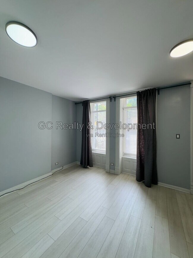 Foto del edificio - 2307 S Leavitt St