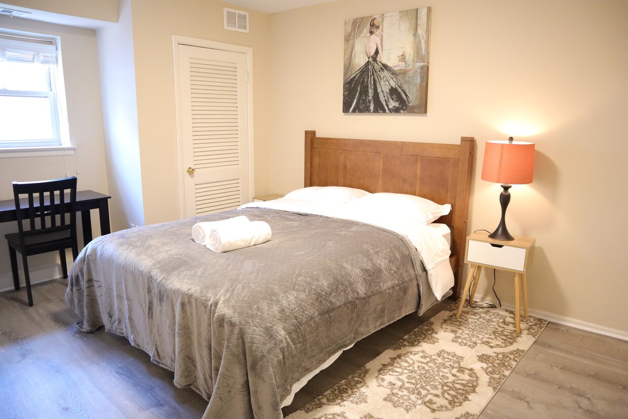 Bedroom - 411 S Camac St