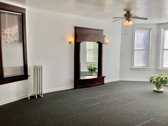 Foto del edificio - 3422 W Adams St