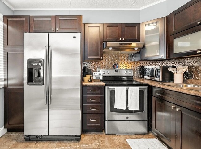 Kitchen - 2718 Painter Ave