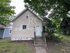 Building Photo - 705 Harmon St