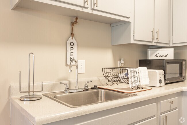 2HAB, 1BA - Riverside Park