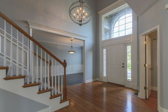 Building Photo - {17411} Spacious 1.5 Story + 2 Master Suit...