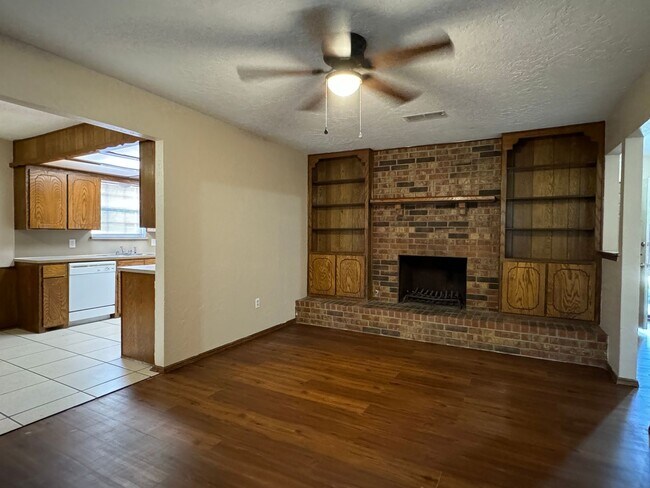 Foto del edificio - 4815 SE Trenton Rd