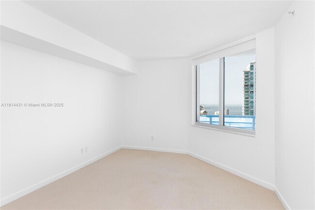 Foto del edificio - 335 S Biscayne Blvd