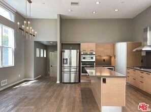 Building Photo - 6581 S Seabluff Dr