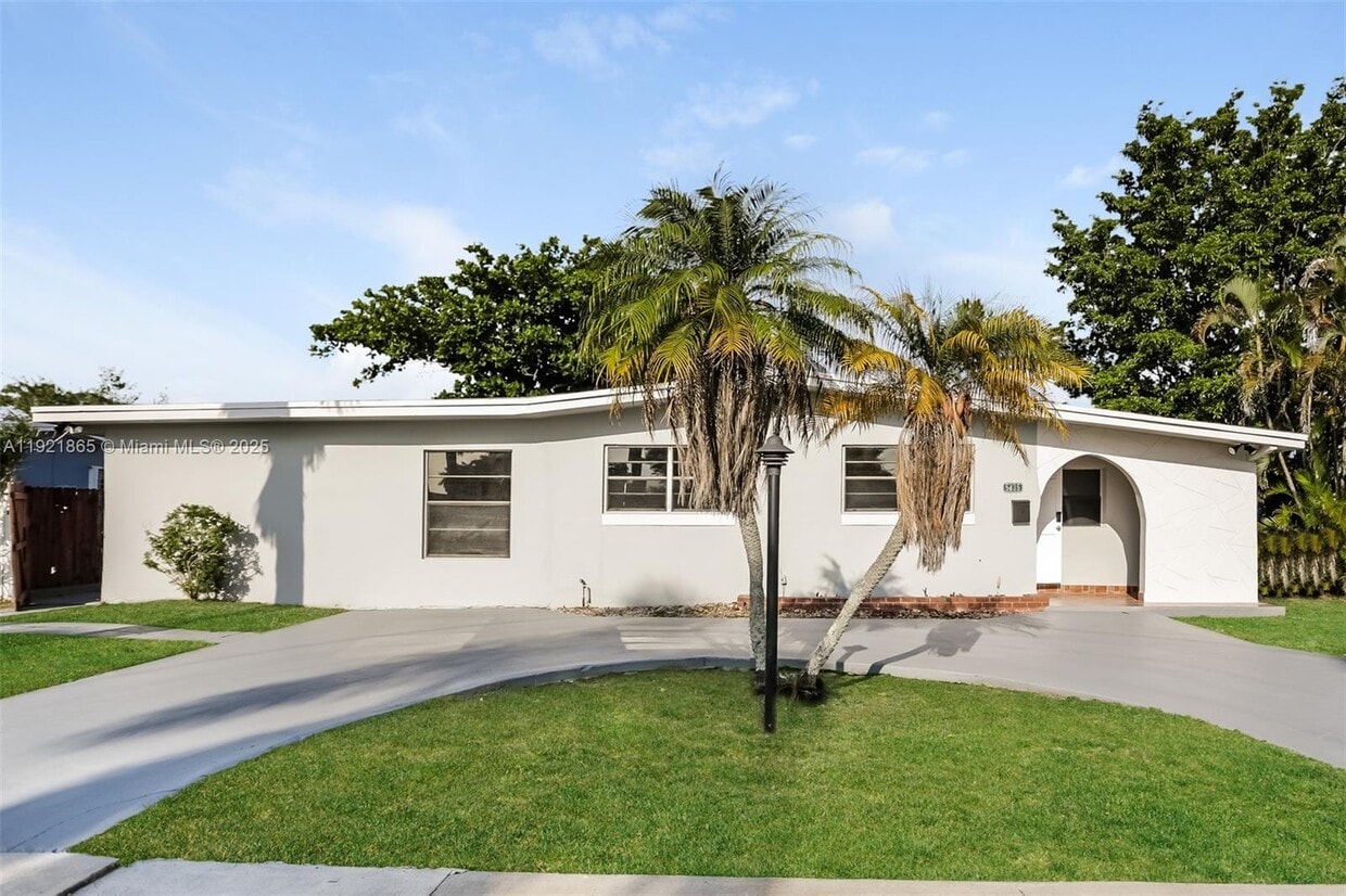 Foto principal - 5835 SW 117th Ave