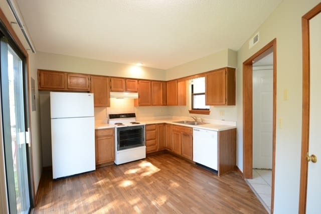 Building Photo - 1023 NE Lindsay Ave