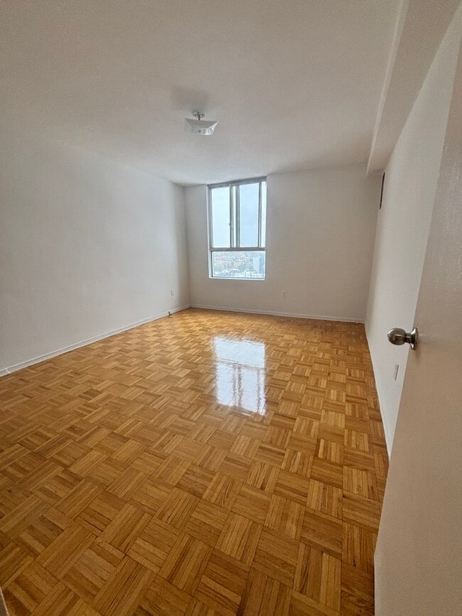 Building Photo - Maison Grande