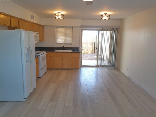 Foto del edificio - Long Term Duplex rental