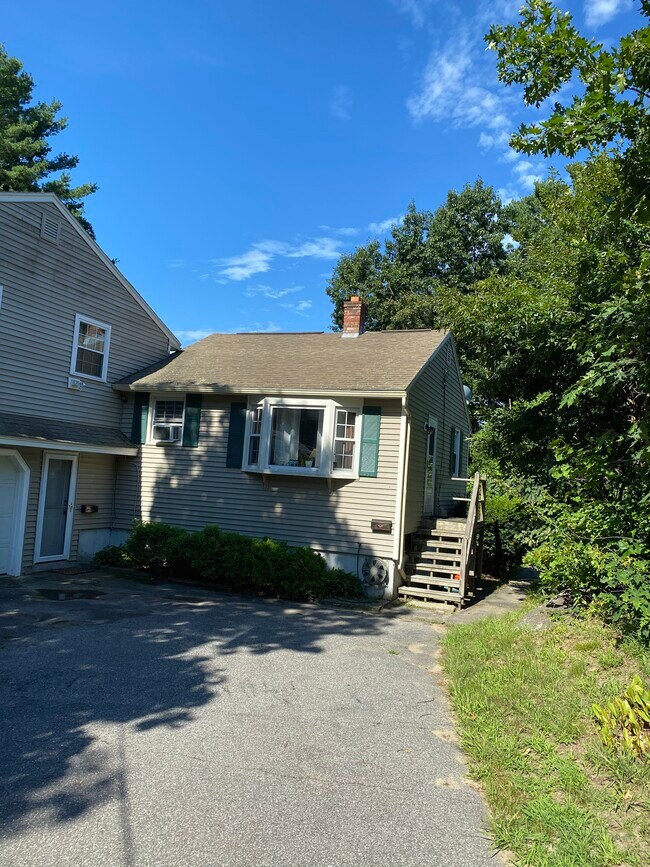 91 Ferncroft Road Unit 91R Ferncroft Road, Tewksbury, MA 01876