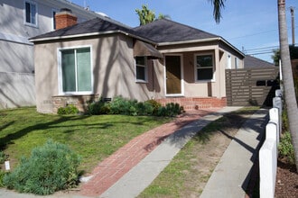 Building Photo - 721 Avenue A