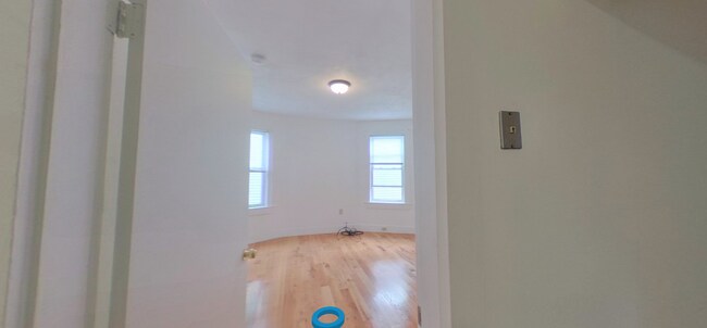 Foto del edificio - 1234 Blue Hill Ave