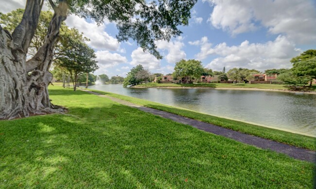 Foto del edificio - 8248 Severn Dr