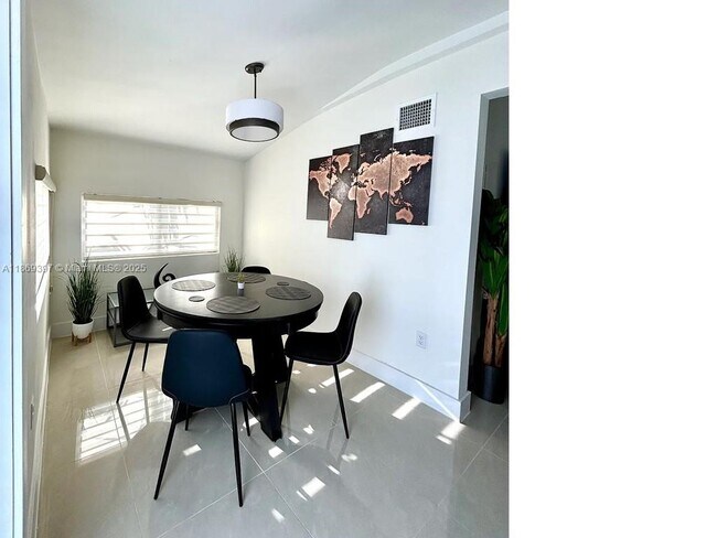 Foto del edificio - 3132 NW 43rd St