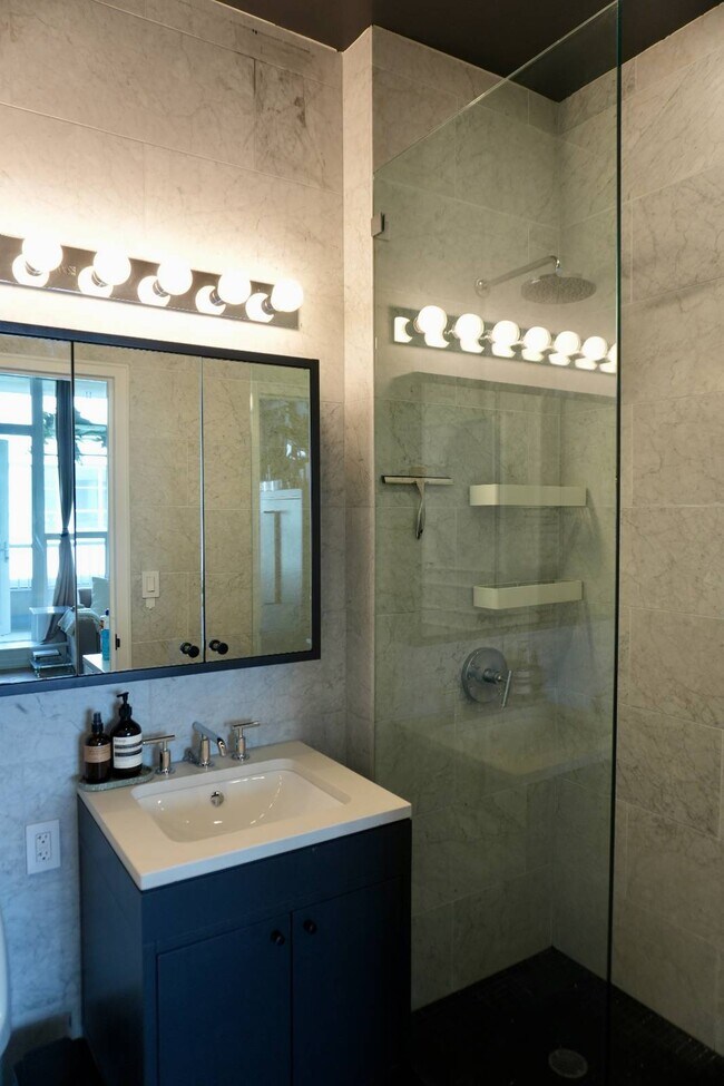 Foto del edificio - 184 Kent Ave