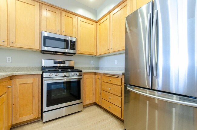 Building Photo - 6931 Kittyhawk Ave