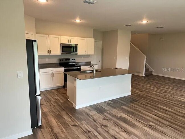 Building Photo - 7959 Peace Lily Ave