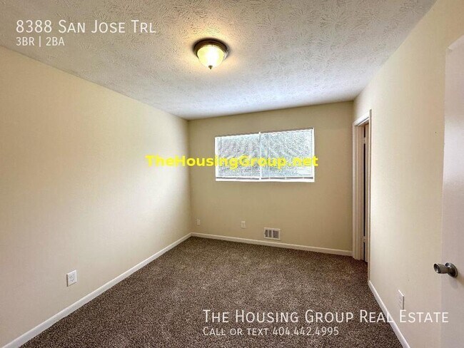 Building Photo - 3 Bedroom Jonesboro Home