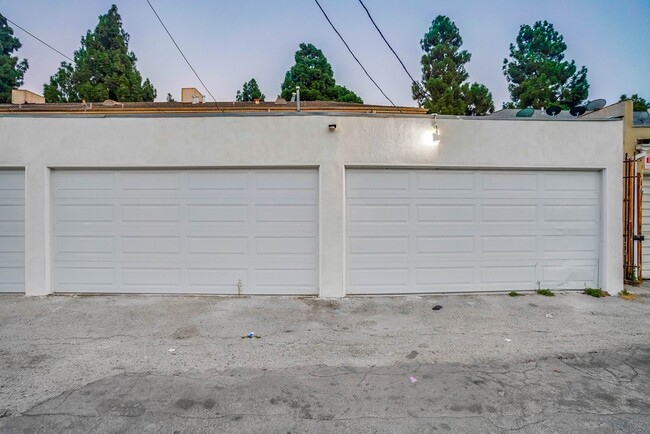 Building Photo - 4101-4115 Leimert Blvd
