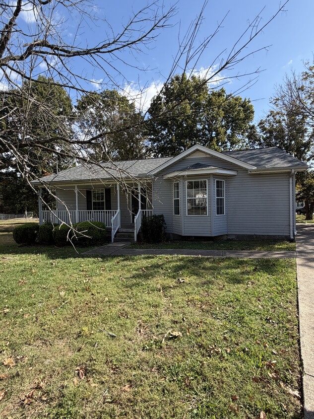 Foto principal - 304 Clearlake Ct