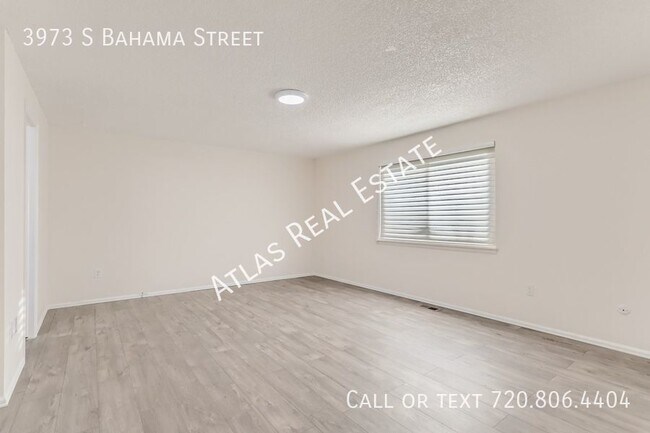 Building Photo - Beautifully Remodeled 4 Bed 3 Bath Home Co...