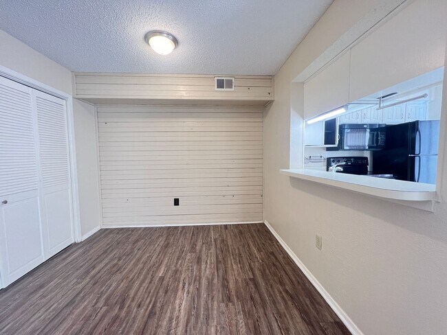 Photo - Beautiful 2-story 1/1.5 Mediterranean Styl... Apartment