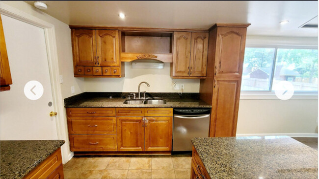 Foto del edificio - 5224 W Grace St