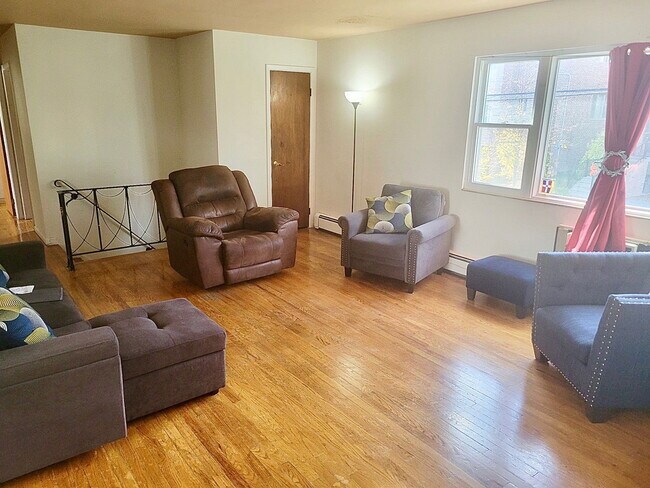 Photo - 412 Commercial Ave Apartment