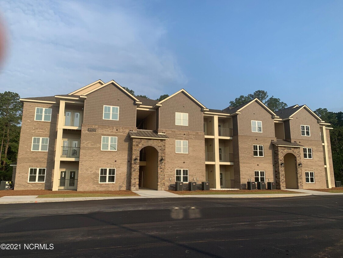 Foto principal - 1918 Stonehenge Dr