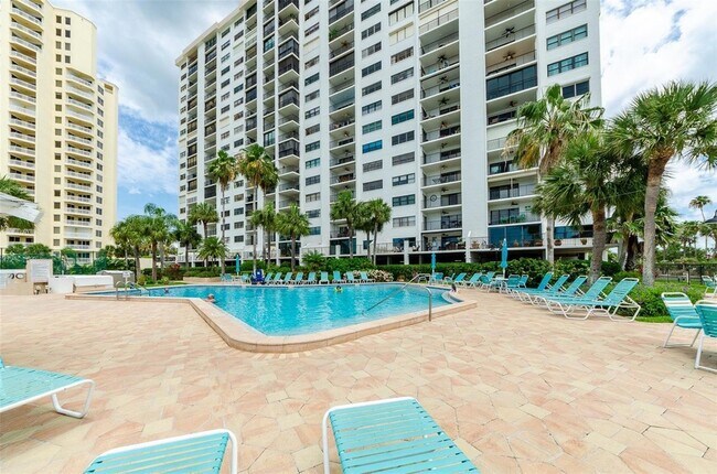 Foto del edificio - 1230 Gulf Blvd