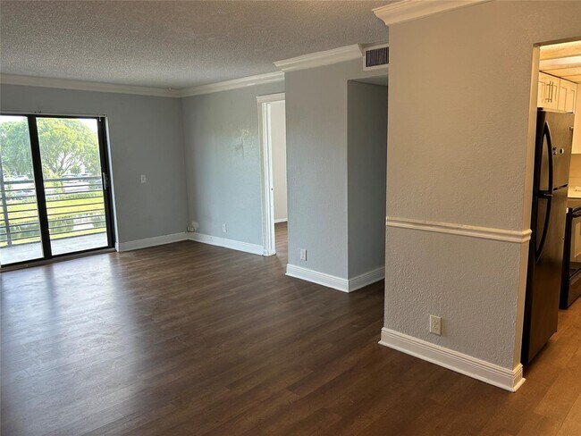 Foto del edificio - 3700 N Pine Island Rd