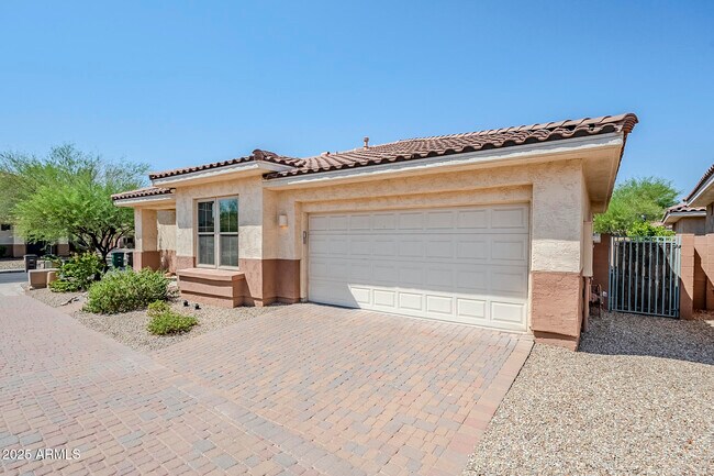 Foto del edificio - 13562 W Cypress St