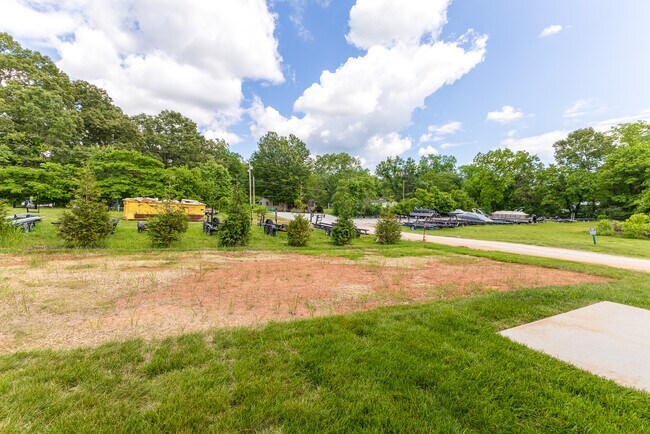 Foto del edificio - 592 River Watch Way